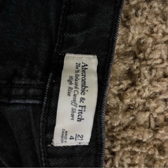 Abercrombie Relaxed Cutoff Short High Rise - Picture 4 of 4